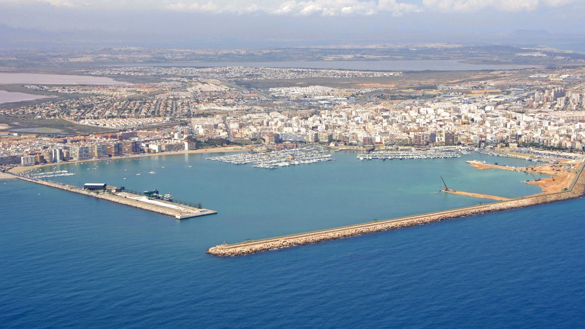 Boats in a Costa Blanca marina, a typical starting point for a Tabarca Island day trip